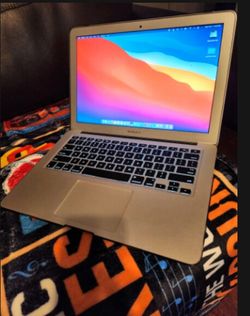 Apple Macbook Air 13" Working Fine