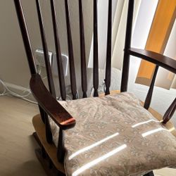 Rocking Chair 