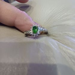 Emerald  An Diamond Ring