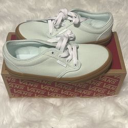 New in box gum spa blue vans kids size 2