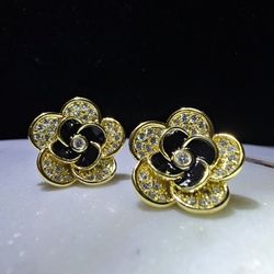Gold Flower Earrings 