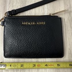 Michael Kors Jet Set Pebbled Leather Wristlet Card Case – Black Gold Hardware