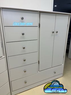 White Pacoima closet wardrobe dresser ropero armoire Nuevo