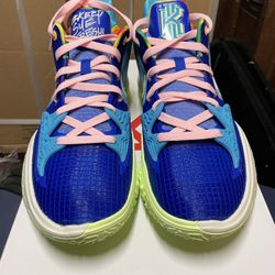 Kyrie 4 Low Basketball Shoe