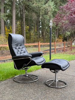 Ekornes Stressless Royal Recliner + Ottoman