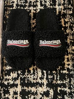 Balenciaga fur slides size 8 black