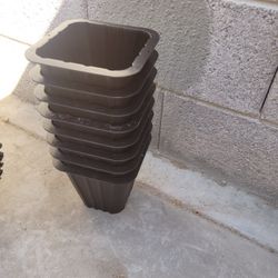 Flowerpot or animal feeder
