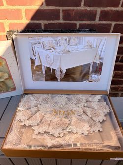 Selin Home Collection Tablecloth Set