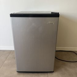 Artic King Mini Fridge 
