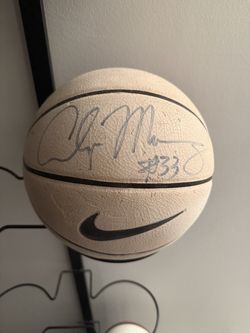 Alonzo Mourning signed basketball
