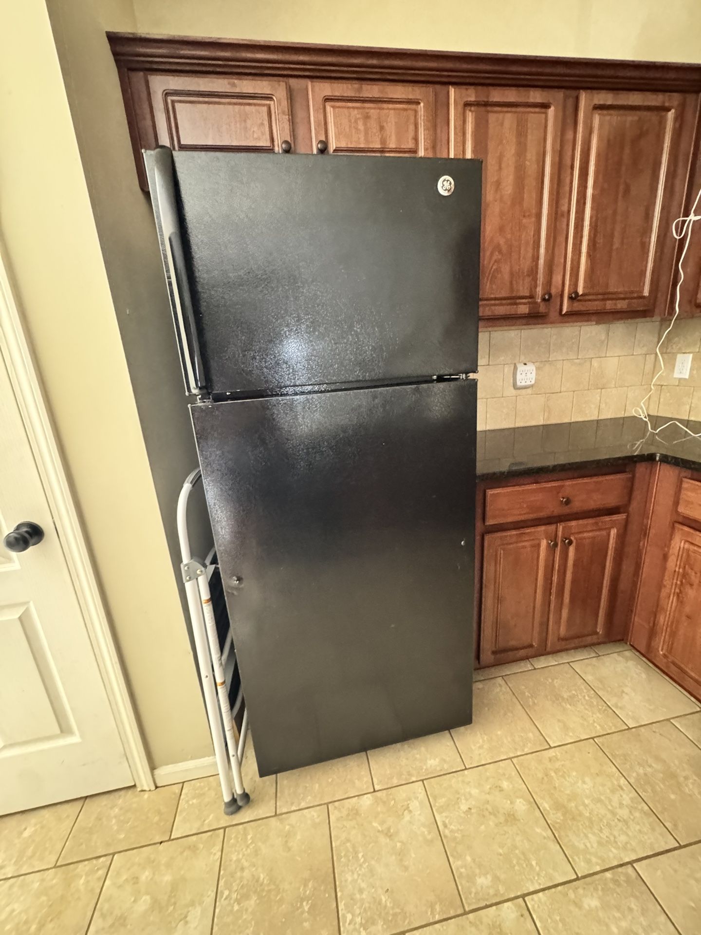 GE Refrigerator