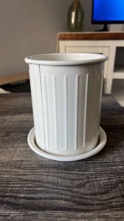 Utensil holder