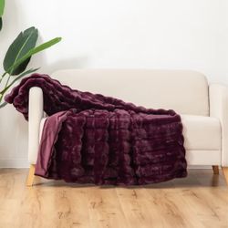 Berkshire Collection Faux Fur Throw