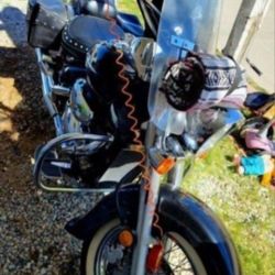 2005 Suzuki Boulevard