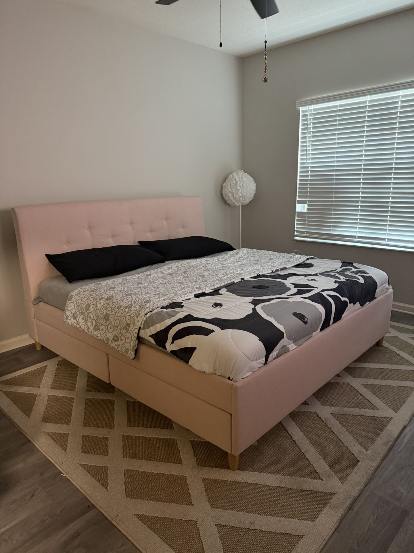 King Bed With Storage Drawers