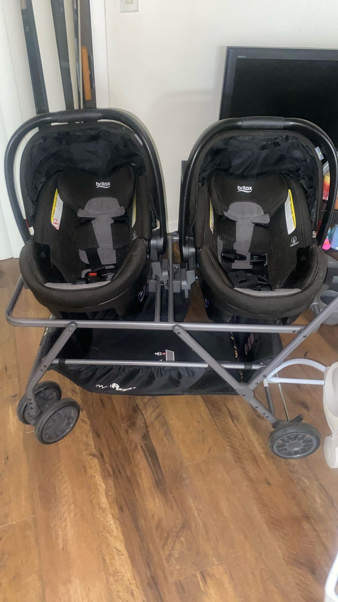 Twin stroller