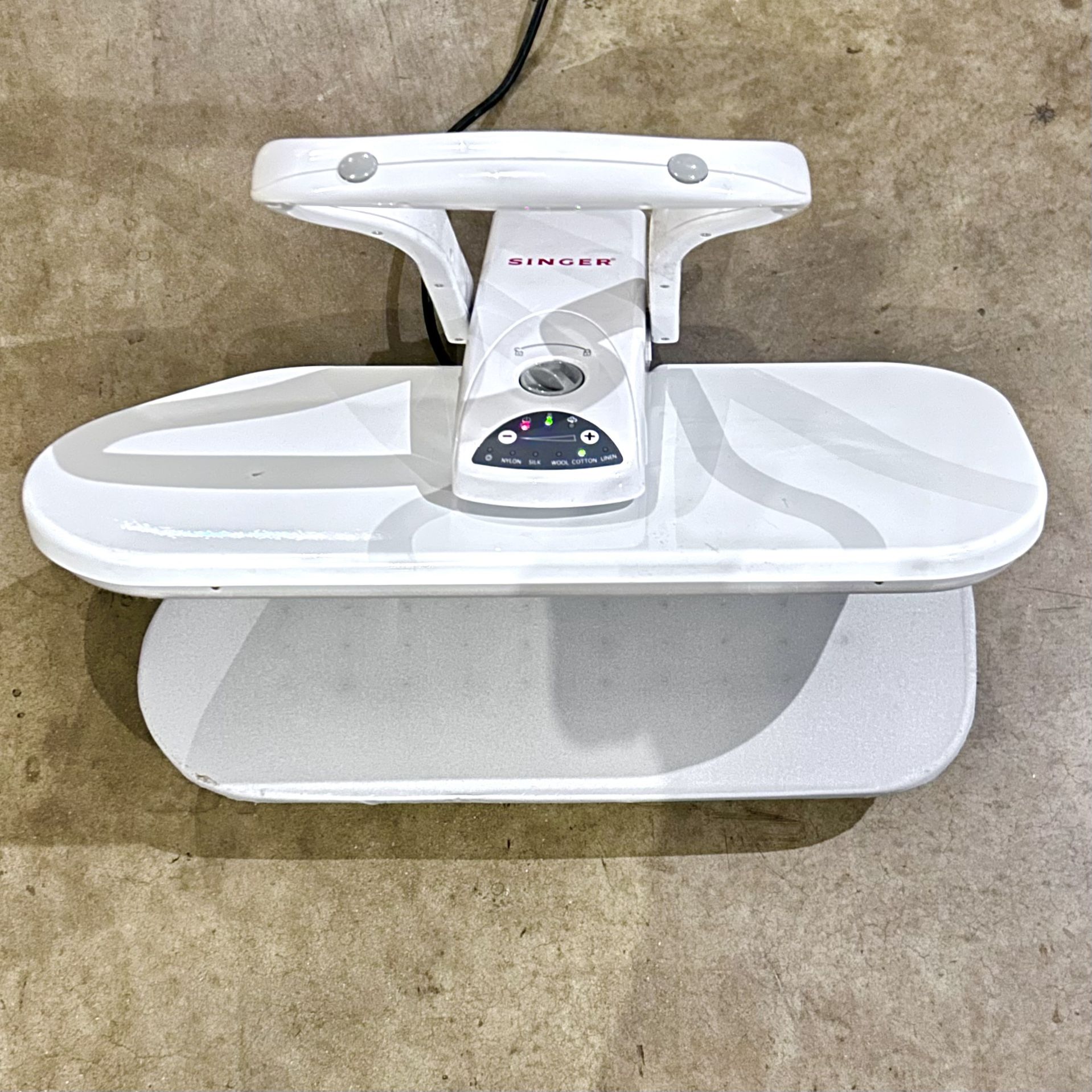 The SINGER ESP-2 Electronic Magic Steam Press