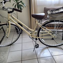 Schwinn Women's Gateway hybrid bike in cream. 