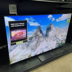 Samsung 75 inch QLED 4K Smart TV with Store Warranty and Financing Available!