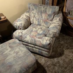 Comfy LA-Z-BOY Chair W/ Ottoman 