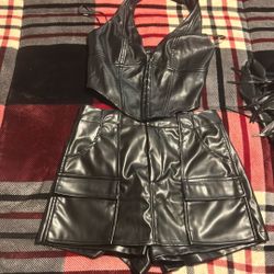 Short Falda Size Small Y Blusa De Piel Size Small $20