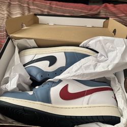 Jordan 1 Low SE