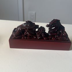 Vintage Chinese Red Resin Carved ‘Lucky Dragons’ Paperweight Book Holder Decor