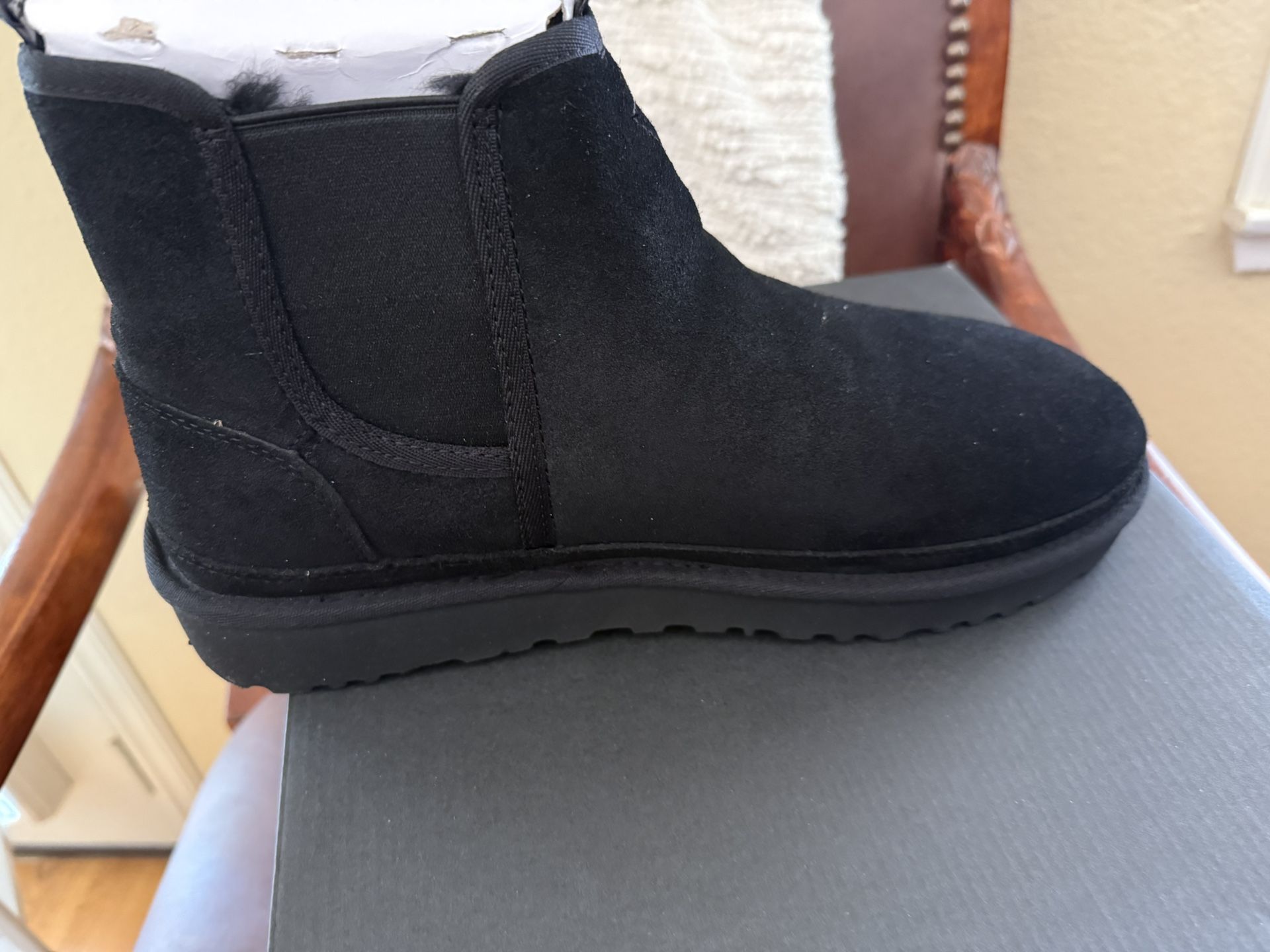 Mens Chelsea UGG