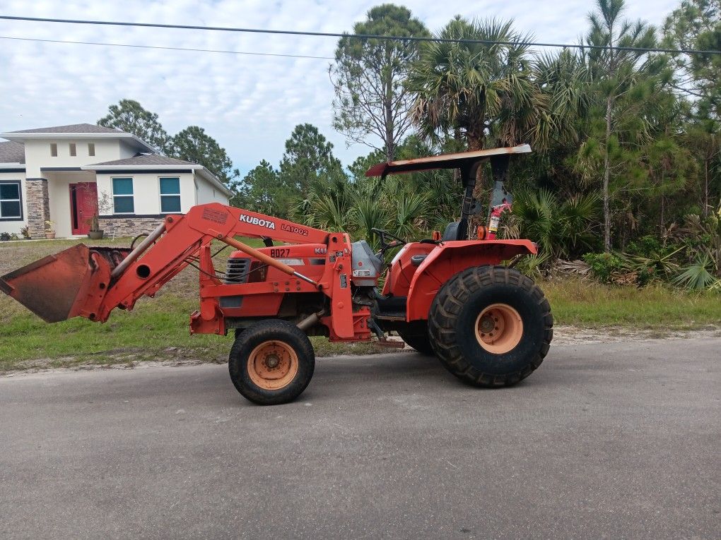 2006 Kubota Tractor M490 