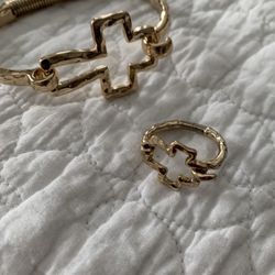 GOLDEN BRACELET &RING SET