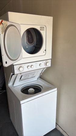Whirlpool washer and dryer stackable (work no issues)