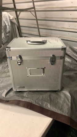 VAULTZ Latch case