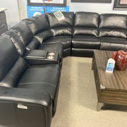$2299 Black Reclining Sectional 🖤