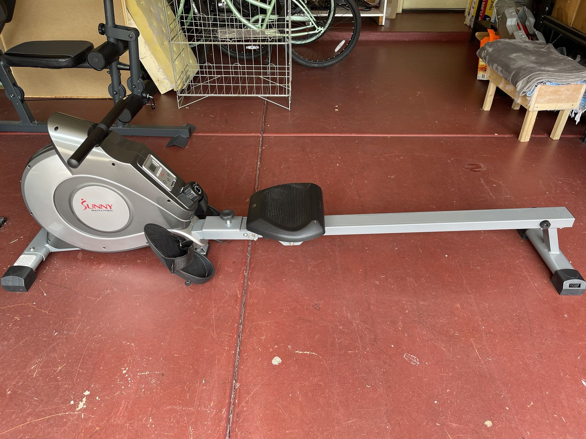 Sunny Health And Fitness Rowing Machine