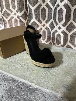 New women's platform sneakers. B-lack, size 6 1/2