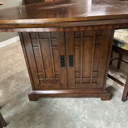 🍴 Kitchen Table with Chairs