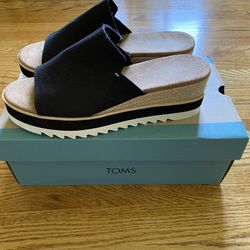 Tom’s Diana Mule Wedge Sandals New In Box