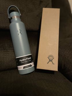 New share grey 24 oz Hydro Flask