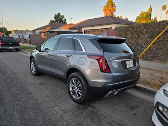 2022 Cadillac xt5 premium luxury con 28k mil millas SALVAGE TITLE
