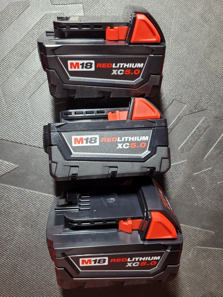 Milwaukee M18 Lithium Ion 5ah Batteries...NEW_NUEVO $200 POR LAS 3/ SET OF 3