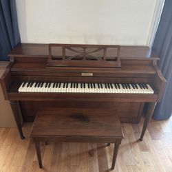 Currier Standing Piano with Bench 