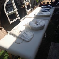 Massage table/ with Vanity mirrorpprtable