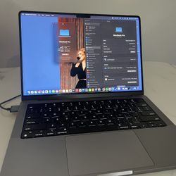 Apple MacBook Pro M2 2023 14inch 16GB RAM 512GB *Came With Cover*