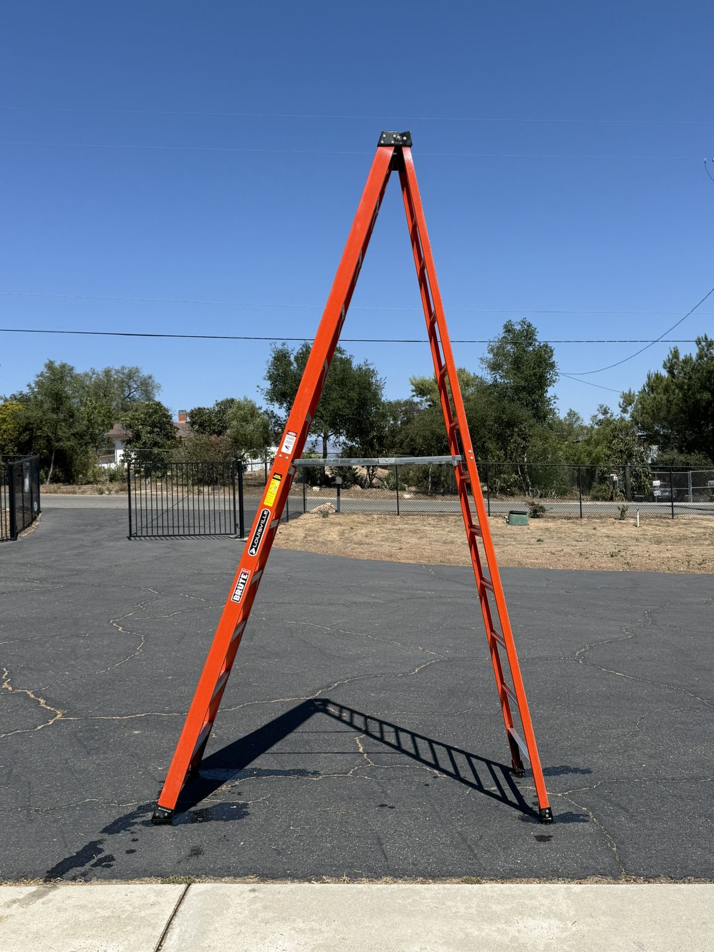 Ladder - 12' Louisville A Frame Fiberglass