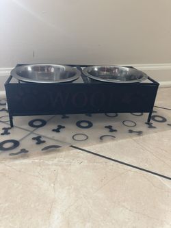 Metal dog bowl set