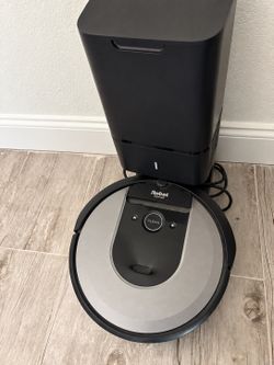 iRobot Roomba i8+ with Self-Emptying Clean Base