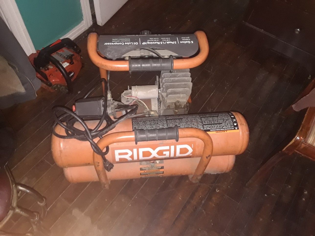 Rigid 5 gallon 3 peak/1.5 running HP Oil Lube Compressor