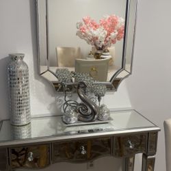 Dawnya Solid Writing Table