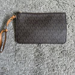 Michael Kors Wristlet