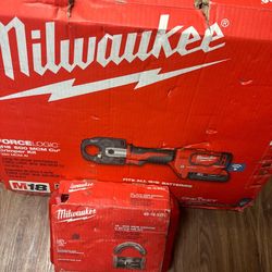 Milwaukee Crimper 